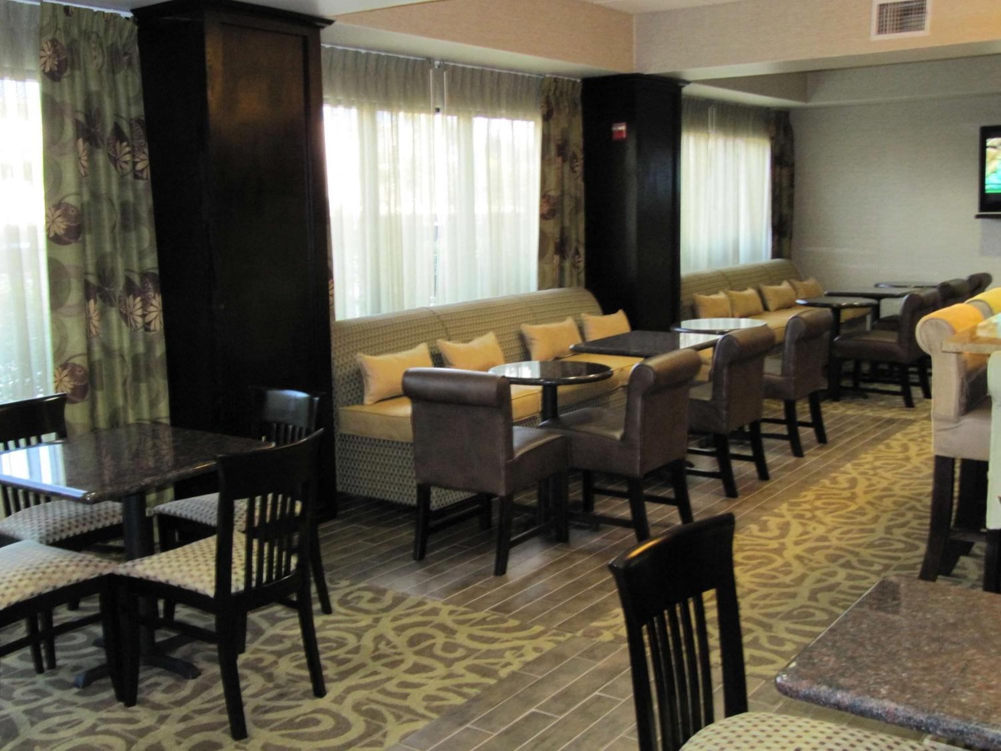 林代尔/泰勒希尔顿恒庭酒店 Lindale 外观 照片